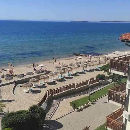 Garden Of Eden Sea And Pool View