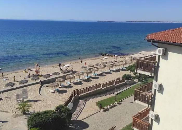 Garden Of Eden Sea And Pool View