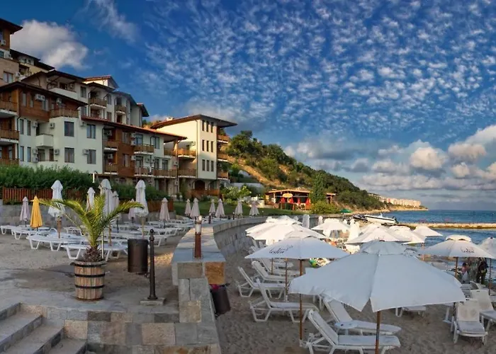 Garden Of Eden Sea And Pool View